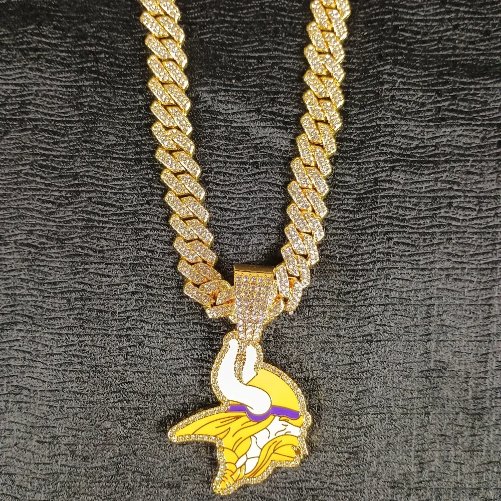 NFL Minnesota Vikings 20inch Necklace Pendant Cuban Chain Link Football Jewelry - Picture 4 of 6